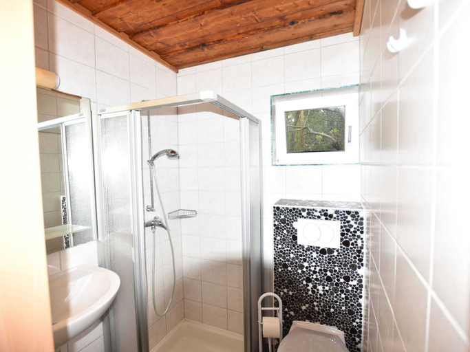 Bathroom, Sunny Garden Retreat, Neubukow, Rostock