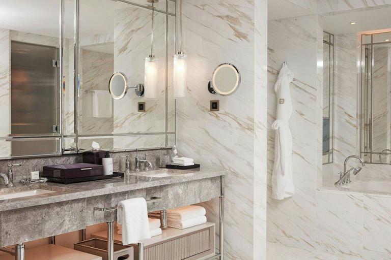 Bathroom 10