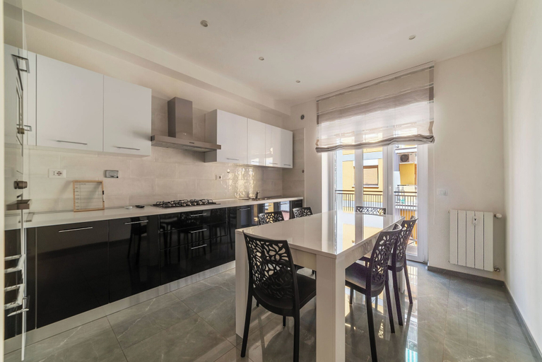 Others 5, JOIVY Delightful 3-bed Flat with Balcony, Rome