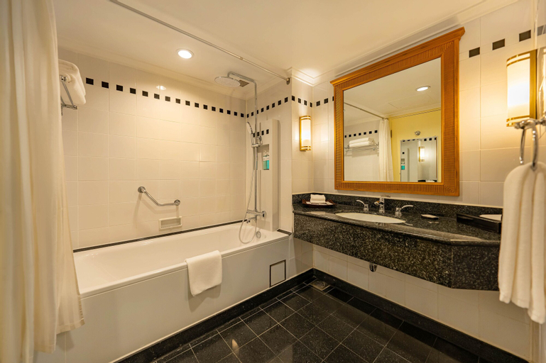 Bathroom 5