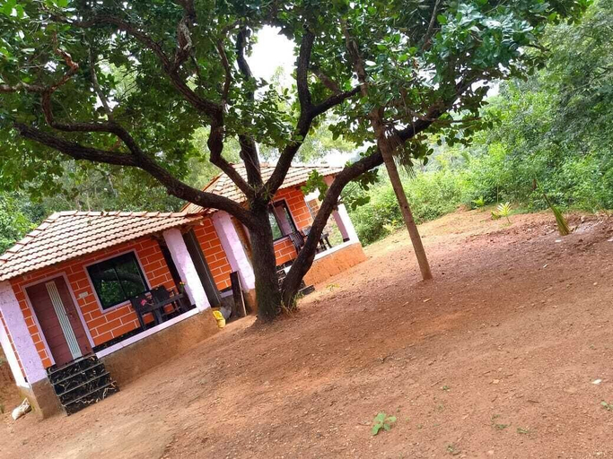 Others 5, Parvati Gust House, Uttara Kannada