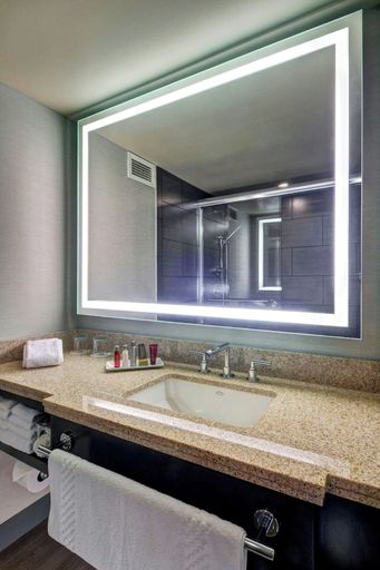 Bathroom 5, Portland Marriott Downtown Waterfront, Multnomah