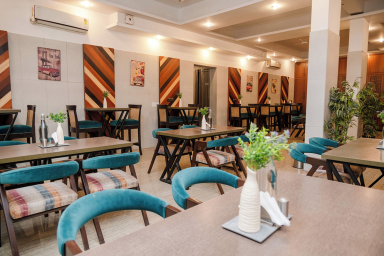 Food & Drinks 5, 26 Vamsor Heights, Gurgaon
