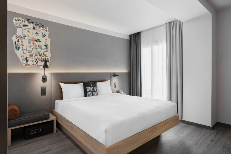 Bedroom 3, Moxy Barcelona, Barcelona