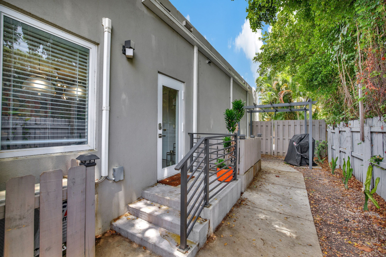 Others 5, Sunshine Retreat Studio for 2!, Broward