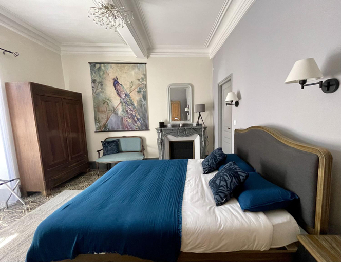Bedroom, L'Oiseau Bleu PEACOCK, Aude