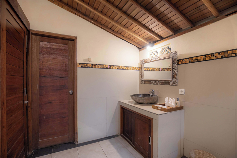 Bathroom 11