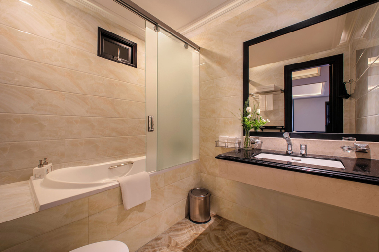 Bathroom 7
