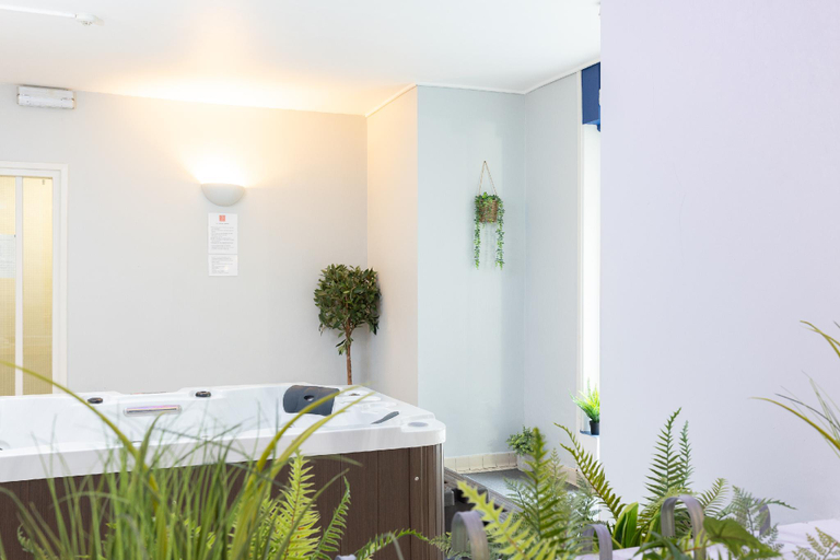 Others 5, Red Lea Apartments with Pool and Spa, North Yorkshire