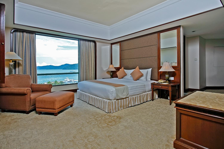 Bedroom 12