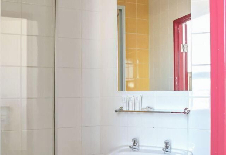 Bathroom 7