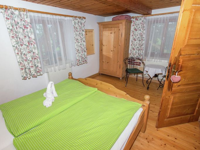 Bedroom 2, Spacious 4 Person Holiday Home near Chiemsee, Traunstein