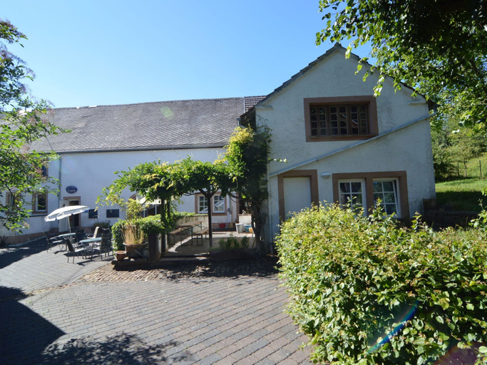 Exterior & Views 1, Flat in Meisberg with in-house catering, Vulkaneifel