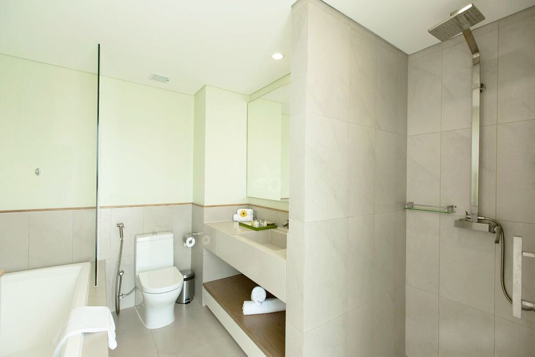 Bathroom 3, Sea and Sun Apartments, Da Nang