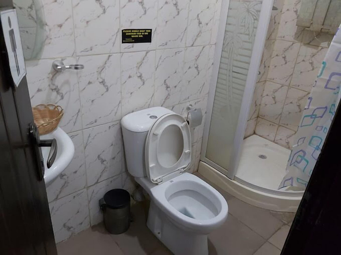 Bathroom 5, Koraf Hotels and Apartments, AbujaMun