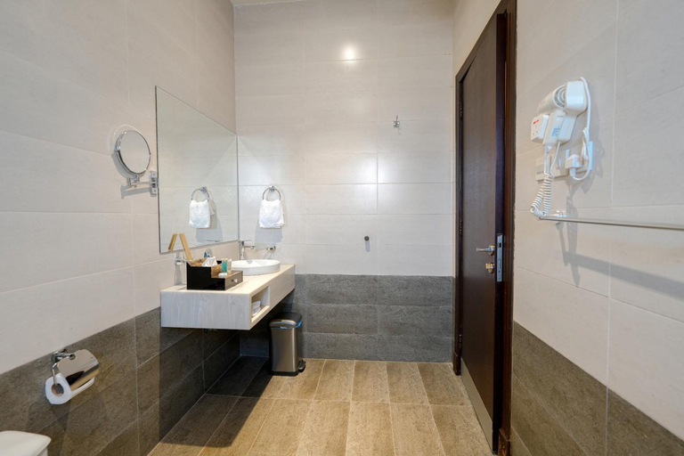 Bathroom 5, Celine Home Serviced Apartment Al Malqa, Riyadh