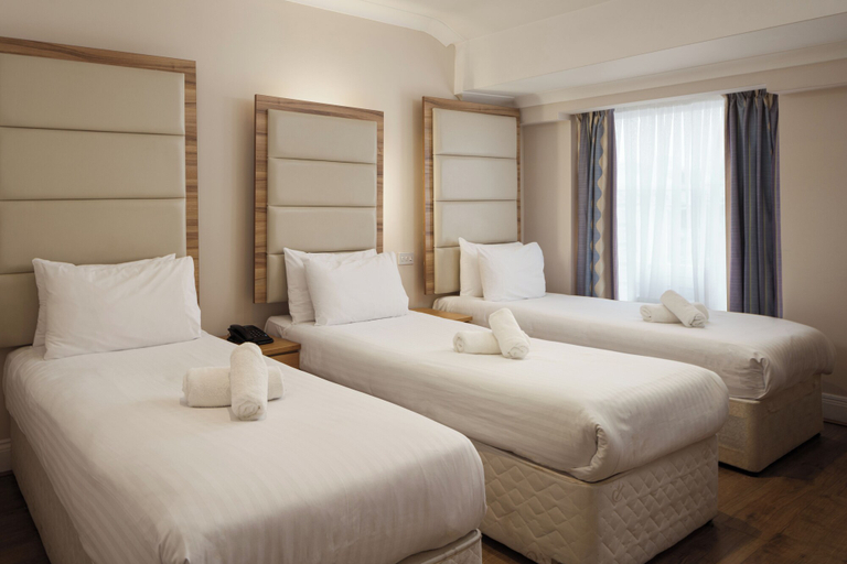 Bedroom 4, Royal Eagle Hotel, London
