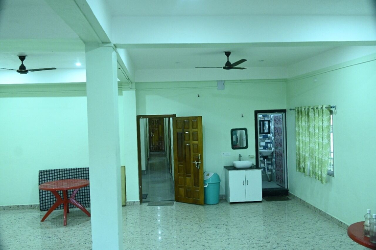 Others 5, Roy Guest House, Purba Medinipur