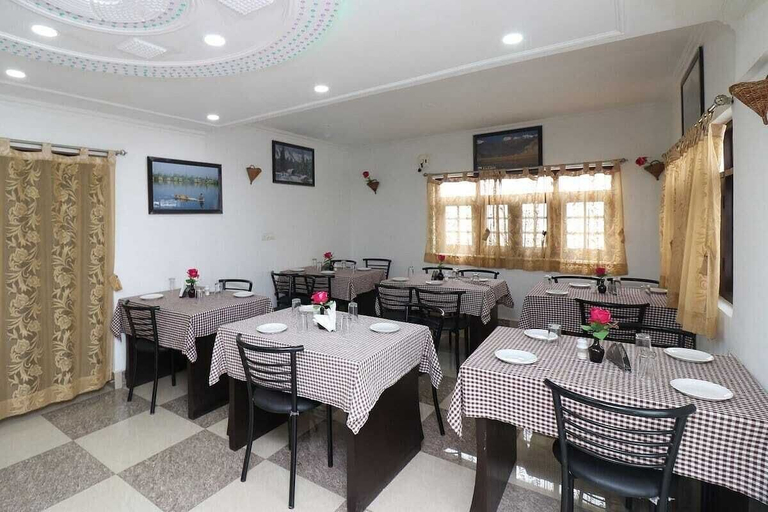 Food & Drinks, Hotel Shree Mazda, Srinagar