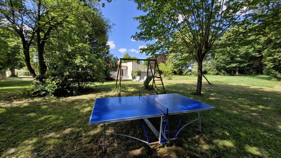 Others 4, Le pied du chene, Charente-Maritime