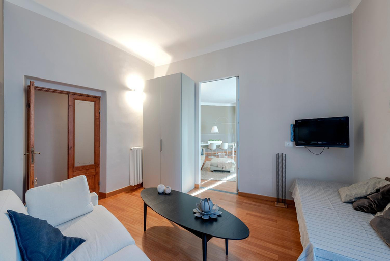 Others 5, Poppy's House, La Spezia