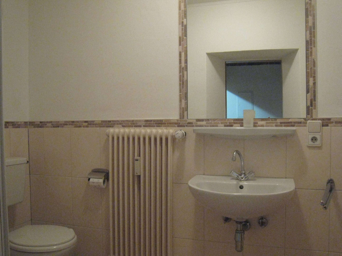 Bathroom 3, Morbach Hillside Mansion, Bernkastel-Wittlich