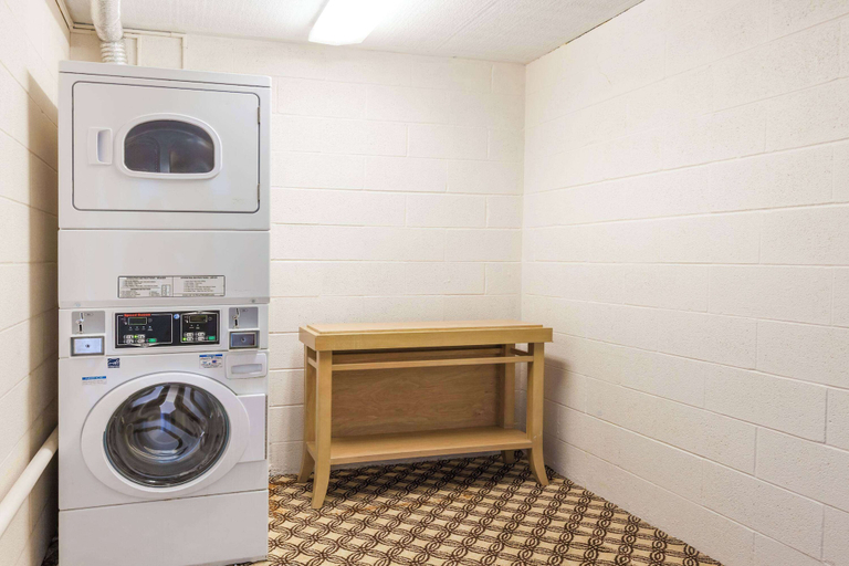 Bathroom 4, Days Inn by Wyndham Syracuse, Onondaga