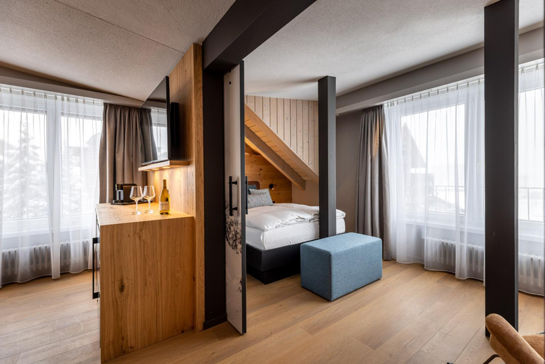 Bedroom 2, Hotel Piz Badus, Uri