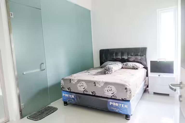 Riori Home - 5 BR with private bathroom - Tap to explore photos