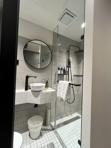 Bathroom 4, Hanns Summer, Taipei City