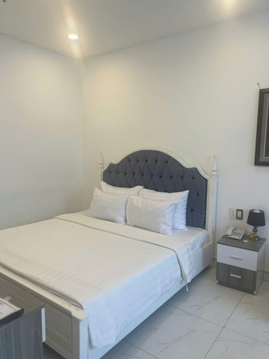 Bedroom 14