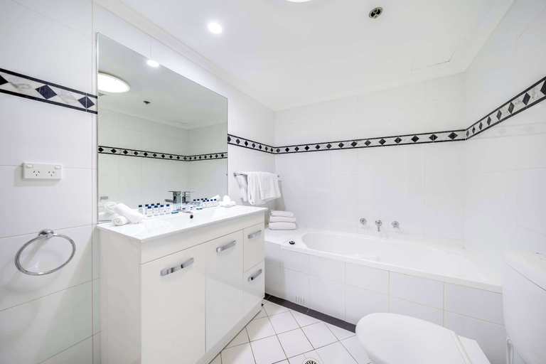 Bathroom 5, Oaks Sydney Castlereagh Suites, Sydney