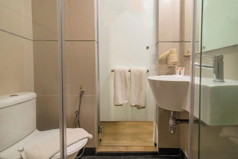 Bathroom 22