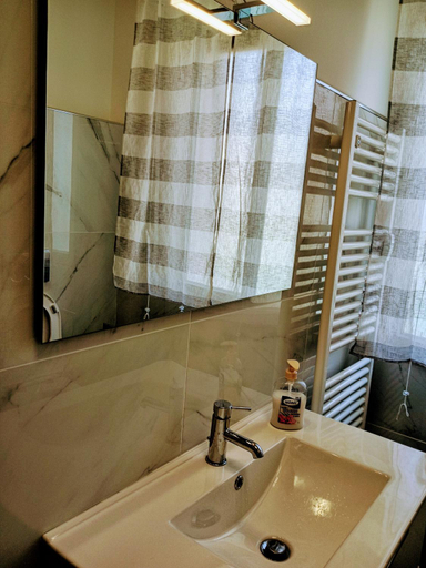 Bathroom 3, Casa Jasmine, Imperia