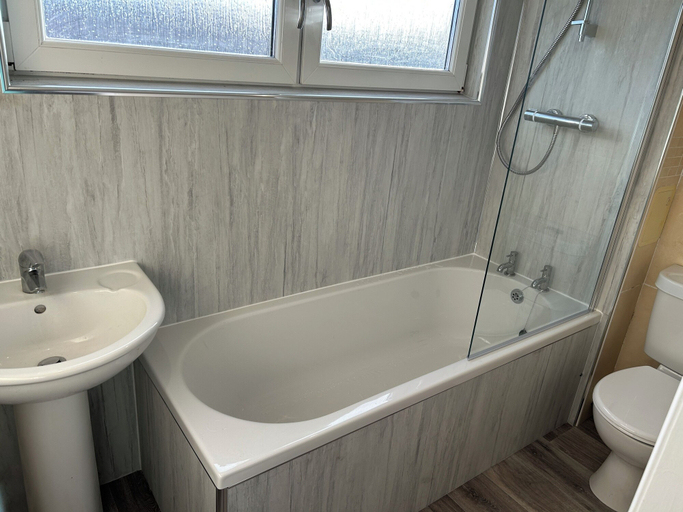 Bathroom, Cara's Cottage, Perthshire and Kinross