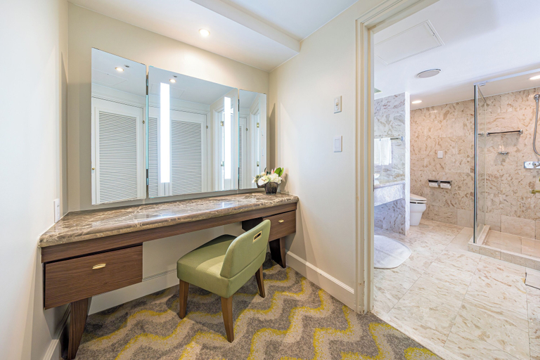 Bathroom 7