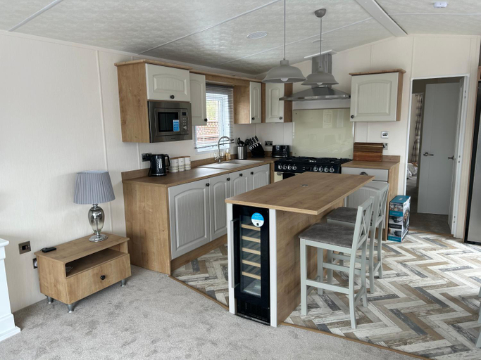 Others 4, Kingfisher Lodge Long Acre Holiday Park, Worcestershire