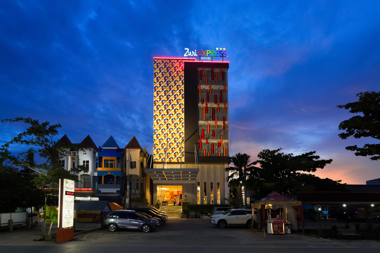 Exterior 14