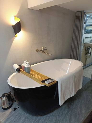 Bathroom 3, Feliz Homestay, Hoàn Kiếm
