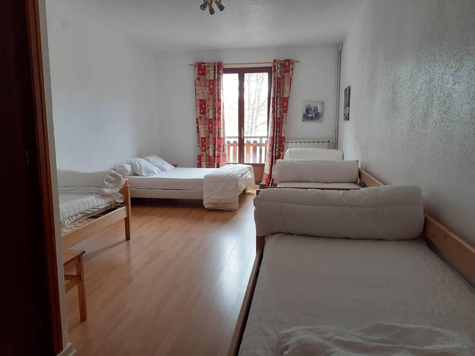 Bedroom 3, Gite de la Draye, Hautes-Alpes