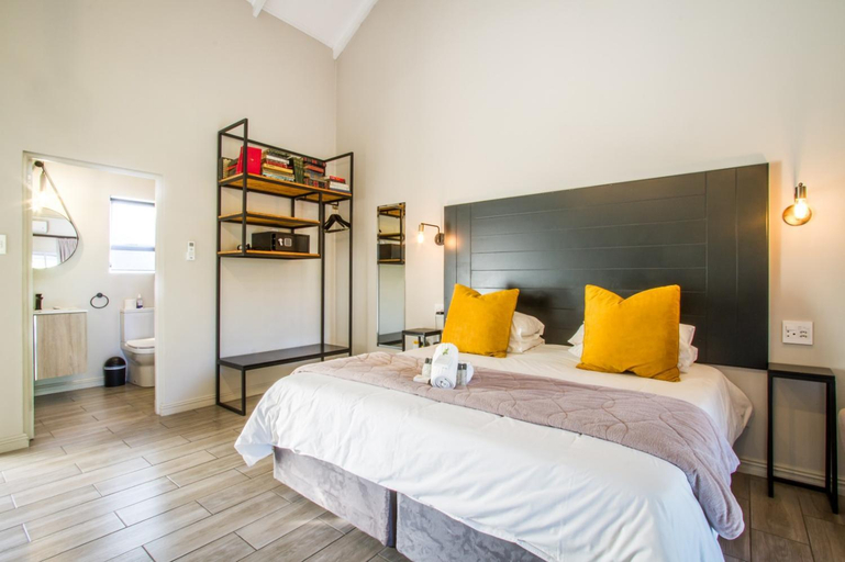 Bedroom 3, El Dorado Hotel and Self Catering, Eden