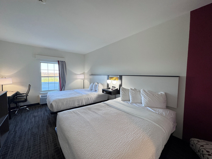 Bedroom 3, Ramada by Wyndham Sparta/At Speedway, Gallatin