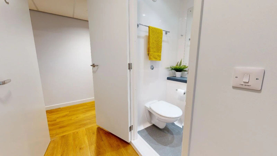 Bathroom, Student Only Collingwood, Newcastle upon Tyne