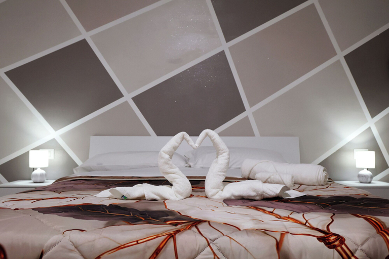 Bedroom 3, La Maison Pompeiana, Napoli