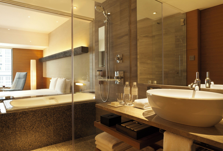 Bathroom 14