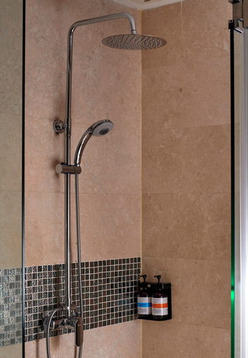 Bathroom 13
