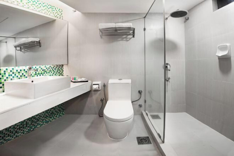 Bathroom 18