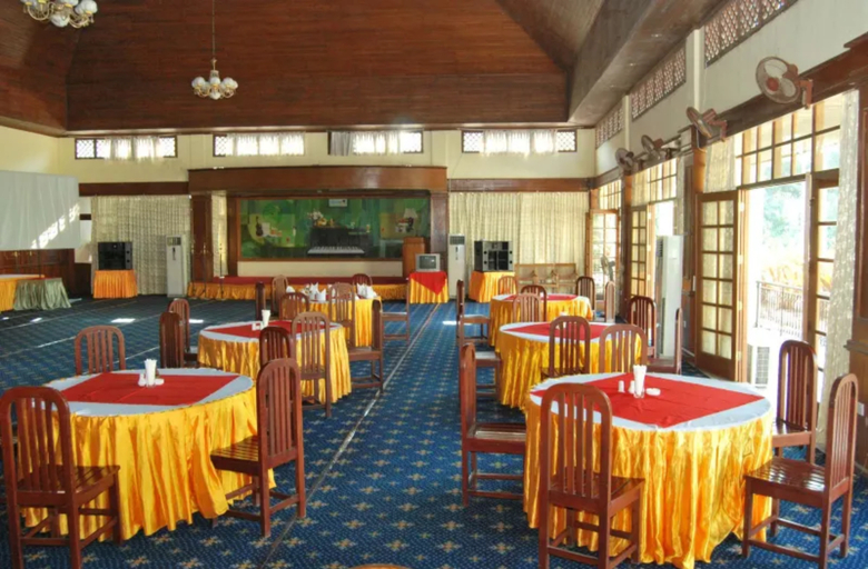Food & Drinks, Pathein Hotel, Bassein