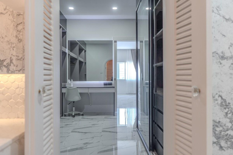 Others 3, Villa LaMer, Sattahip