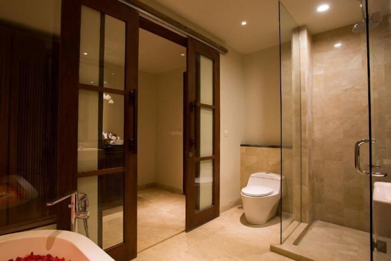 Bathroom 28